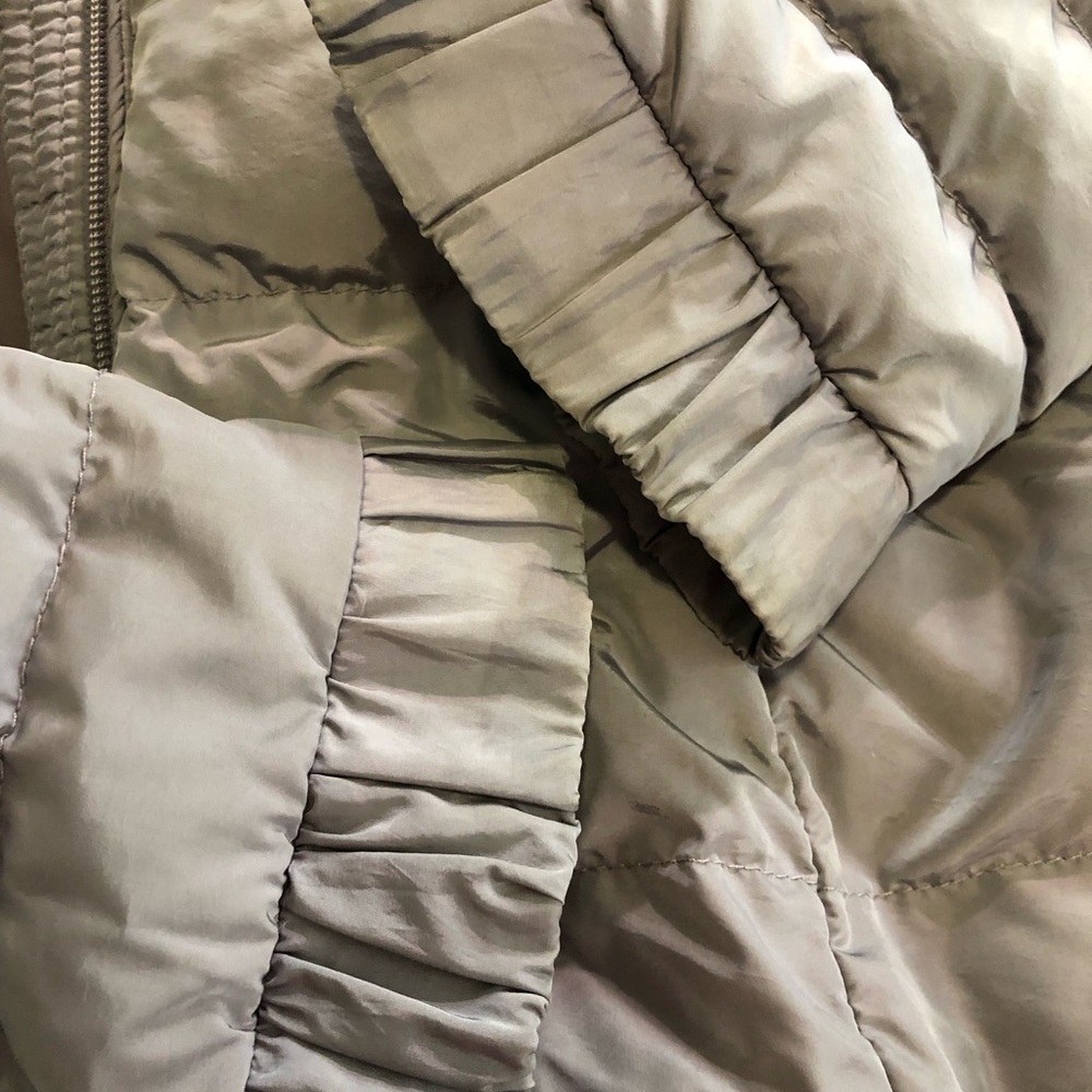Womens Moncler Gray Quilted Hooded Puffer Coat with Belted Waist - Picture 14 of 16